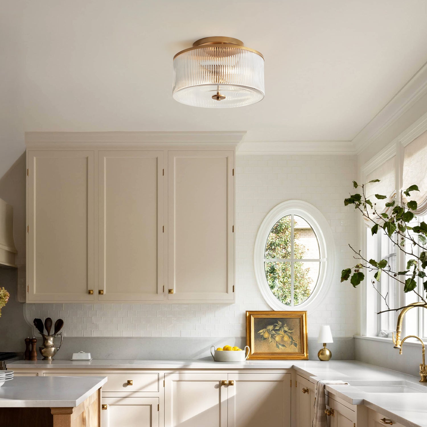 Vale Farmhouse Hammered Glass Dome Pendant Light (24).webp__PID:cda192f3-6af9-488a-ac45-6a4363659e90