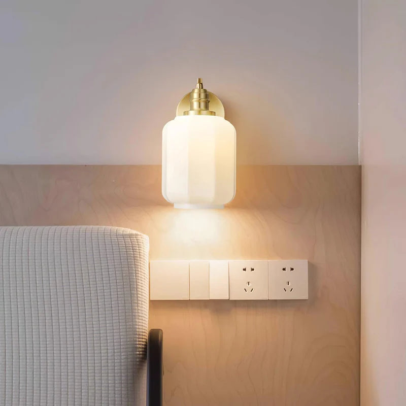 Glauce Modern Lantern Glass Brass Wall Sconce (22).webp__PID:4a37d9a4-70ab-479d-896f-2852c5922dd7