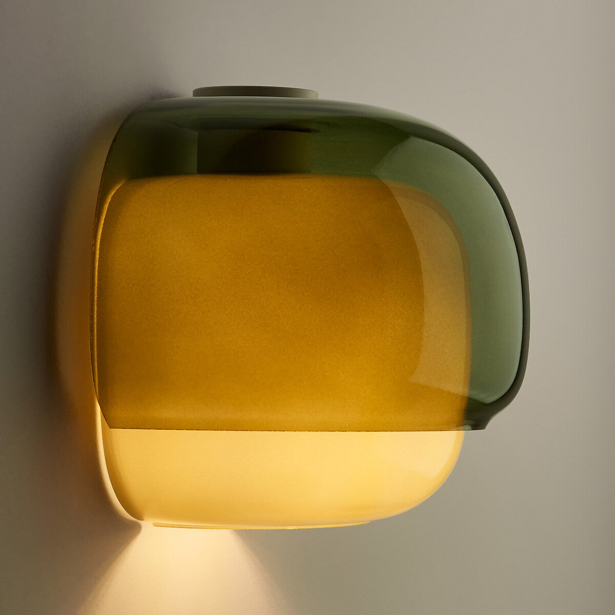 Sanae Modern Colorful Glass Shade Wall Sconce (2).webp__PID:1e6da6b9-197f-4ecc-8594-c9957eb7d75a