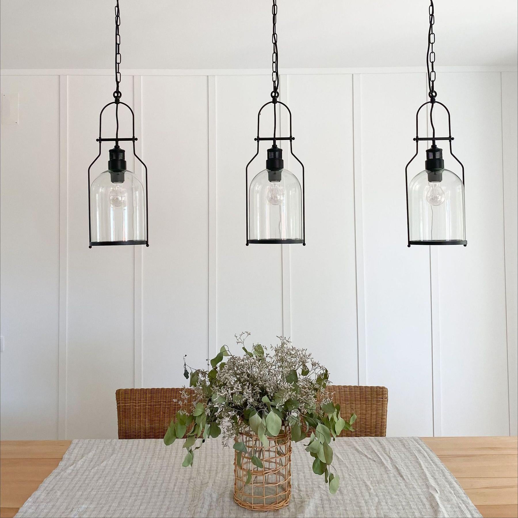 Morris Retro Industrial Metal Glass Pendant Light Scene8.webp__PID:e770e667-5ceb-4256-8f47-31a7c5ee3c47