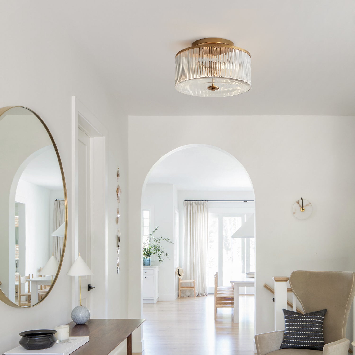 Vale Farmhouse Hammered Glass Dome Pendant Light (24).webp__PID:cda192f3-6af9-488a-ac45-6a4363659e90