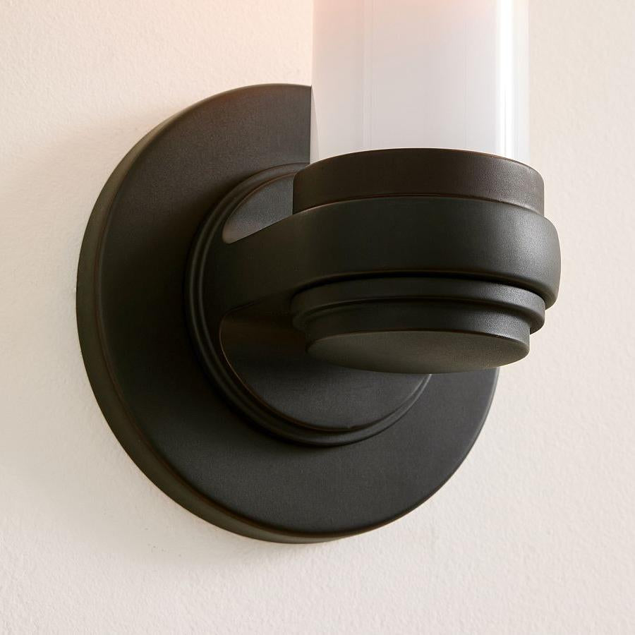 Liora Modern Milk Glass Tube Wall Sconce detail2.webp__PID:ac14f439-10c6-40b1-a158-03e2d1db5040