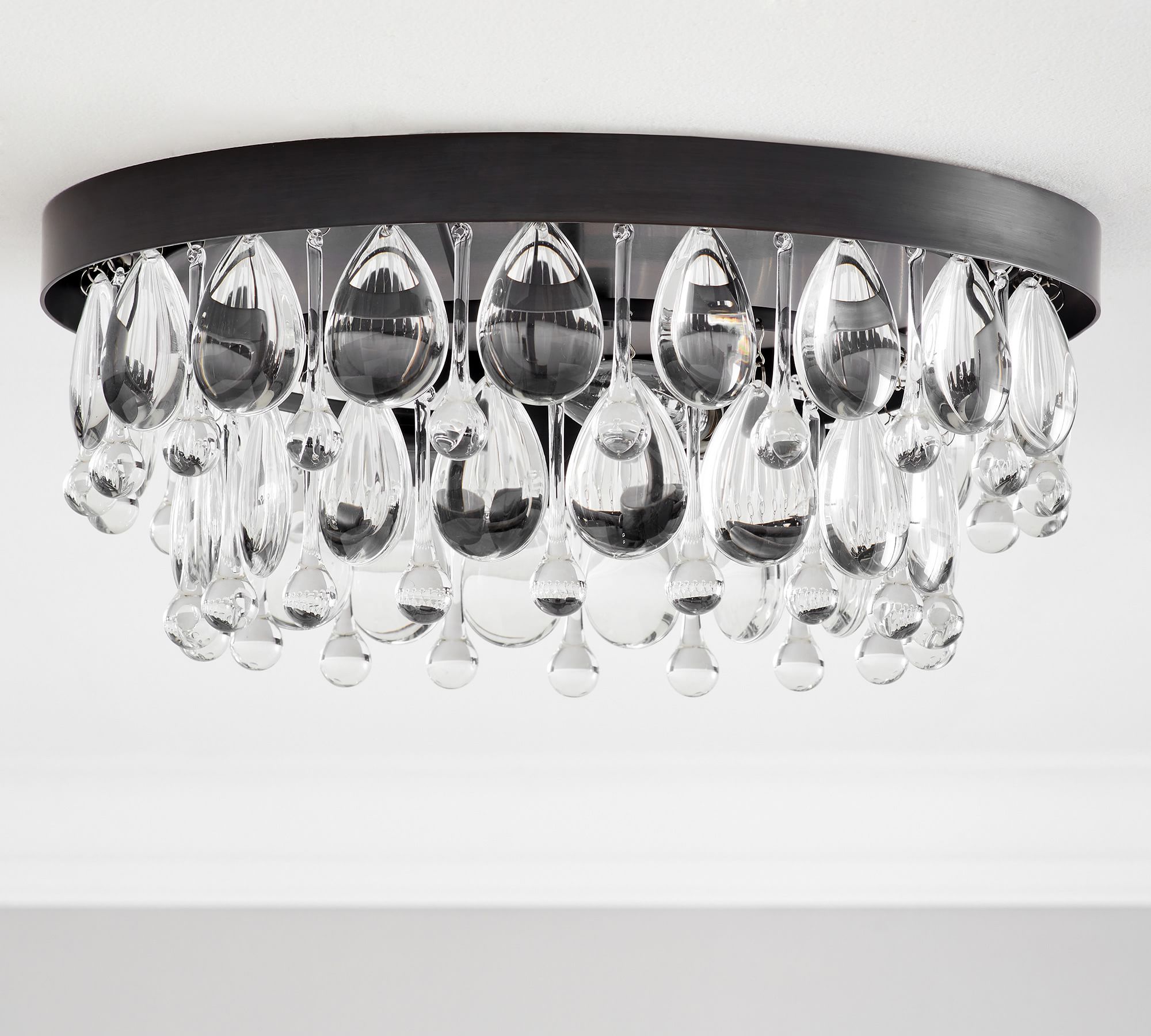 Pluto Modern Luxury Round Crystal Flush Mount Light (8).jpg__PID:30b70a7d-eb59-4d35-bbea-87f8a39250e8