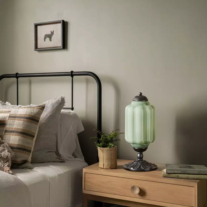 Eloise Vintage Cream Glass Table Lamp1-7.webp__PID:8012986d-bff5-452e-901f-e58b5d3e8d71