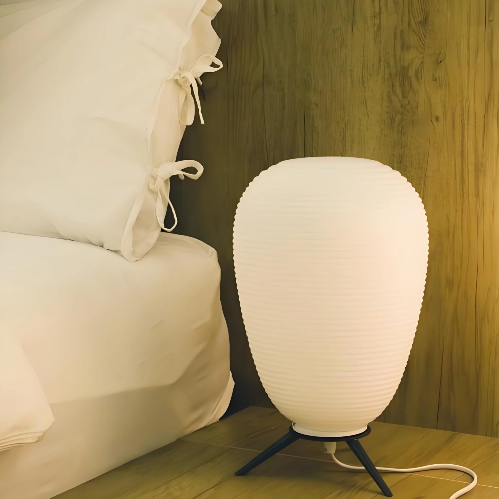 Modern Blown Glass Spherical Table Lamp3.webp__PID:899a7d22-f05a-4ce0-920f-3e702a9ab1b1