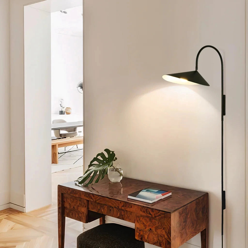 Minimalist Modern Statement Metal Wall Lamp (4).webp__PID:d2a695e1-26a3-46b7-abcc-fb0f14cd3f6c