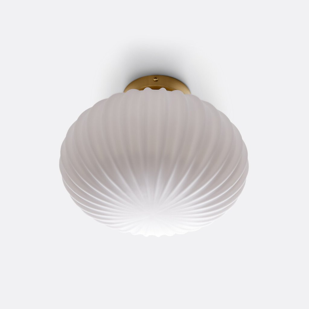 Conch Brass and Milky White Glass Ceiling Light (2).jpg__PID:f0e543c2-3e6a-44e5-bf7c-1444b2638886