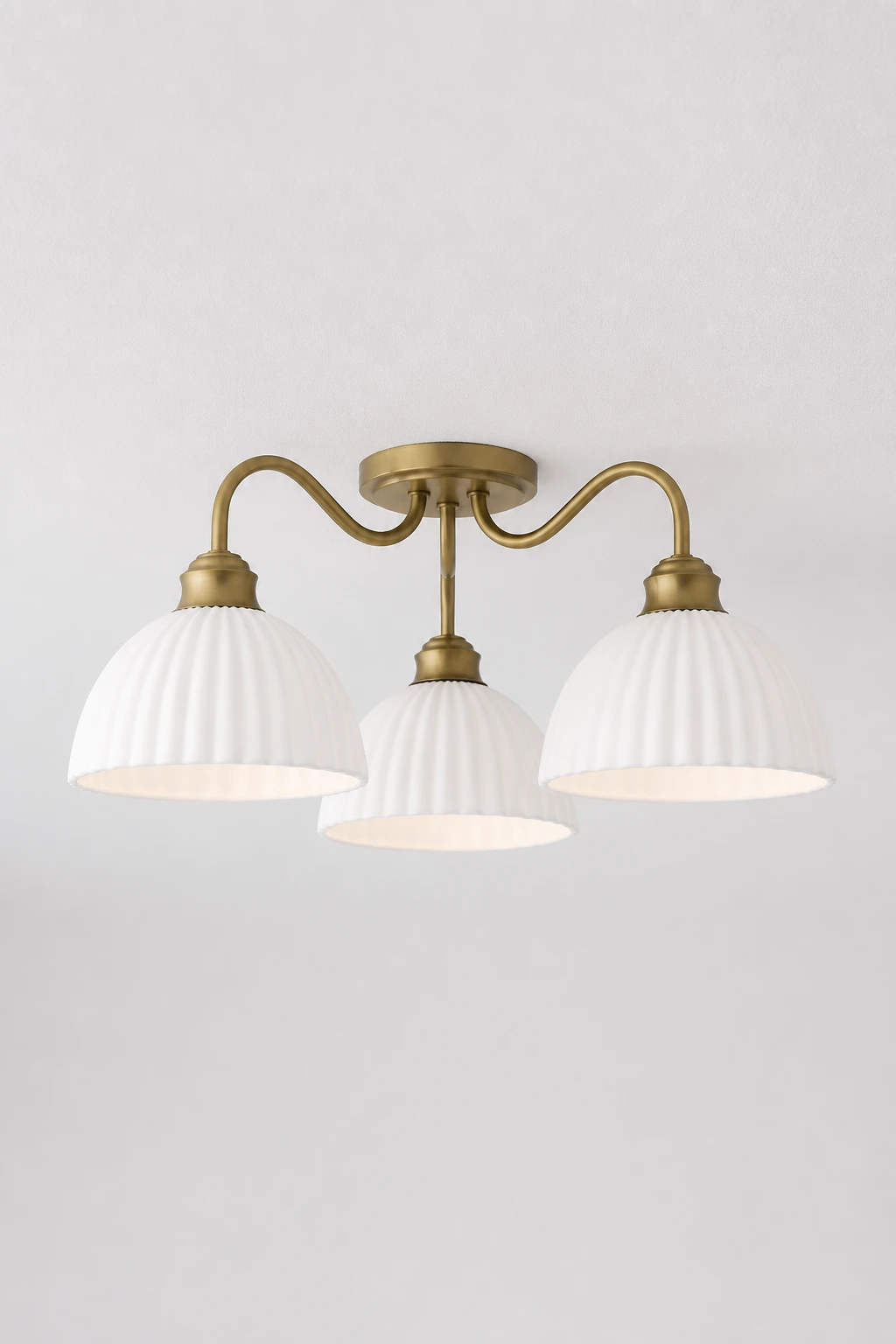 Complete three-light semi-flush ceiling fitting mounted flush to the ceiling