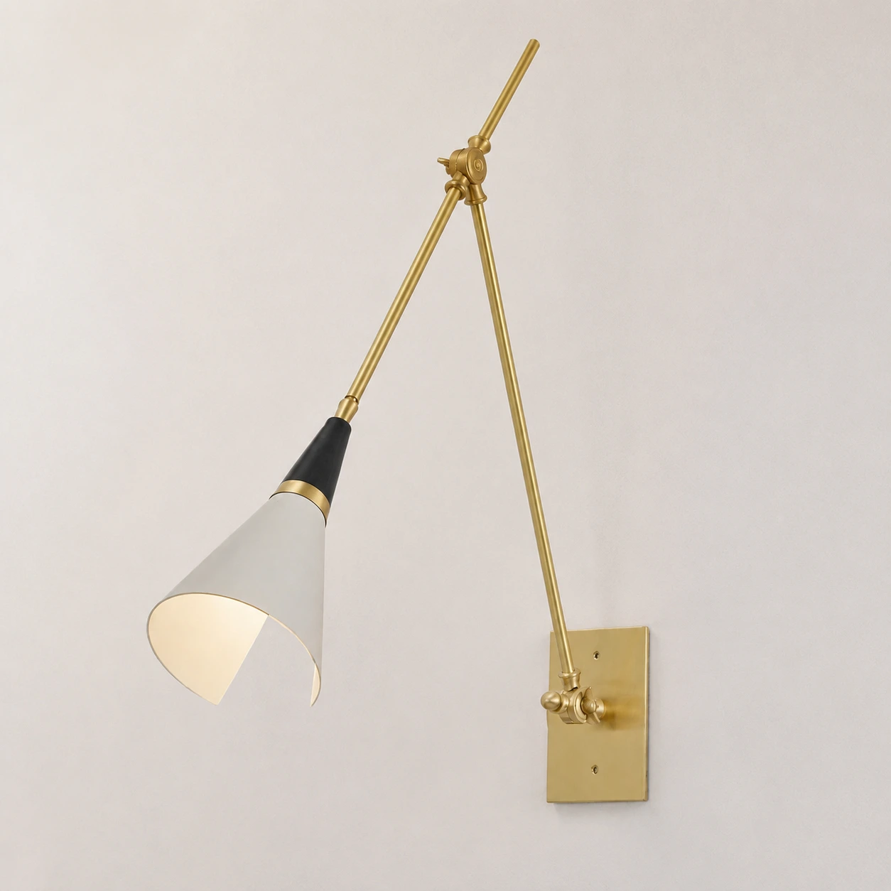 Magari wall lamp complete installed product view