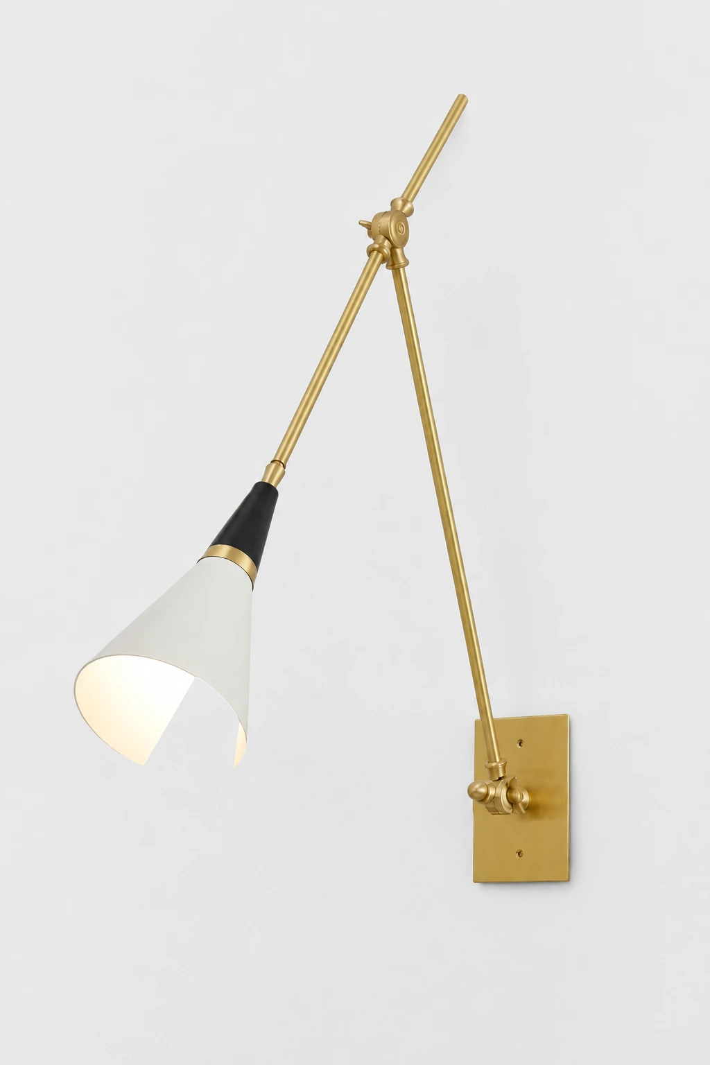 Magari wall lamp complete neutral studio product view