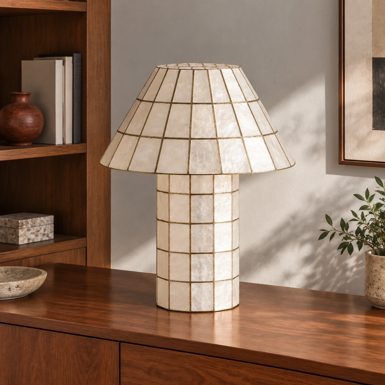 Solenne ivory mosaic shell table lamp